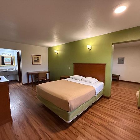 Relax Inn & Suites Mattoon Extérieur photo